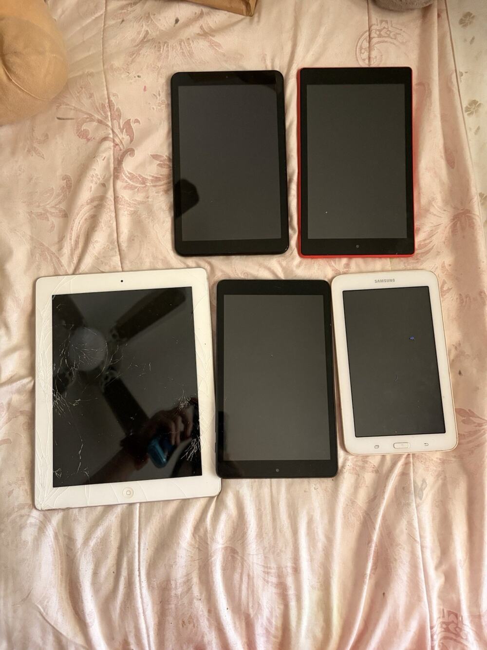 Lot of tablets for spare parts. 5 different brands.
